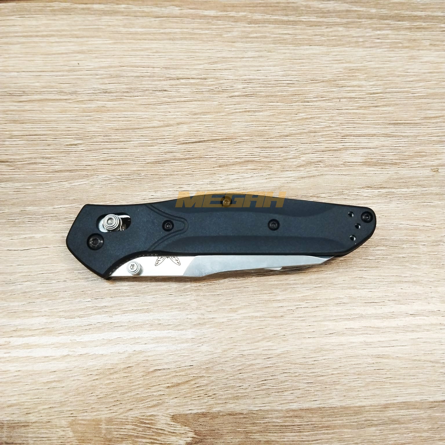PISAU LIPAT BENCHMADE OSBORNE BLACK SERRATED