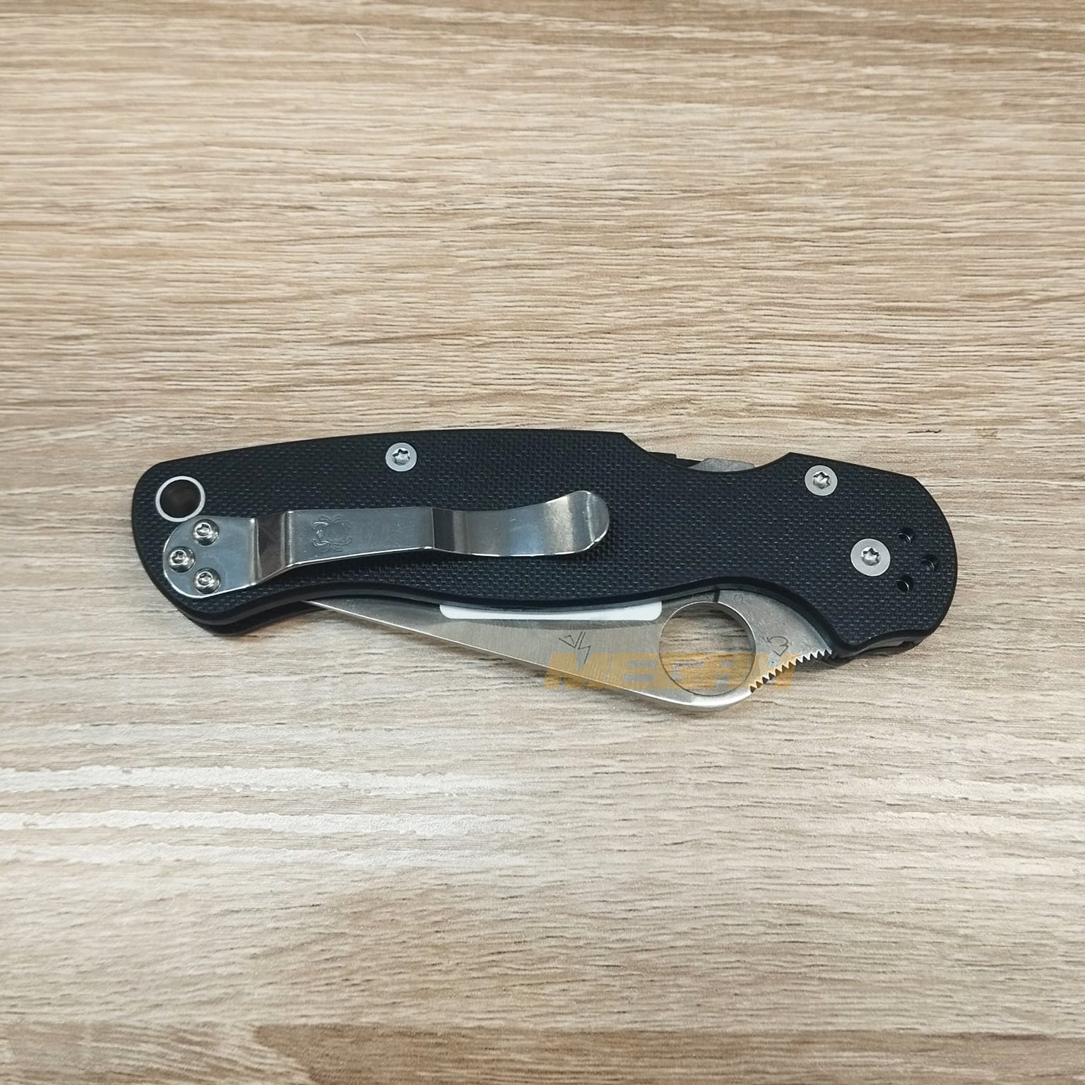 PISAU LIPAT SPYDERCO / PISAU OUTDOOR / PISAU SURVIVAL BLACK