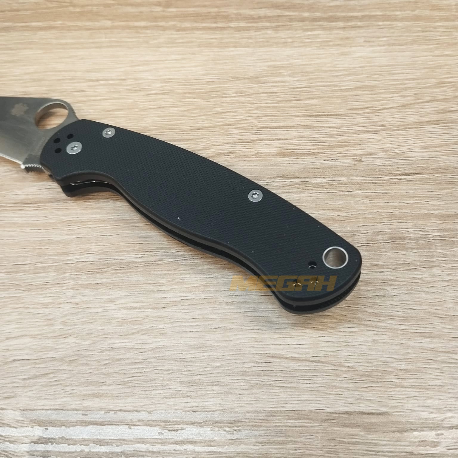PISAU LIPAT SPYDERCO / PISAU OUTDOOR / PISAU SURVIVAL BLACK