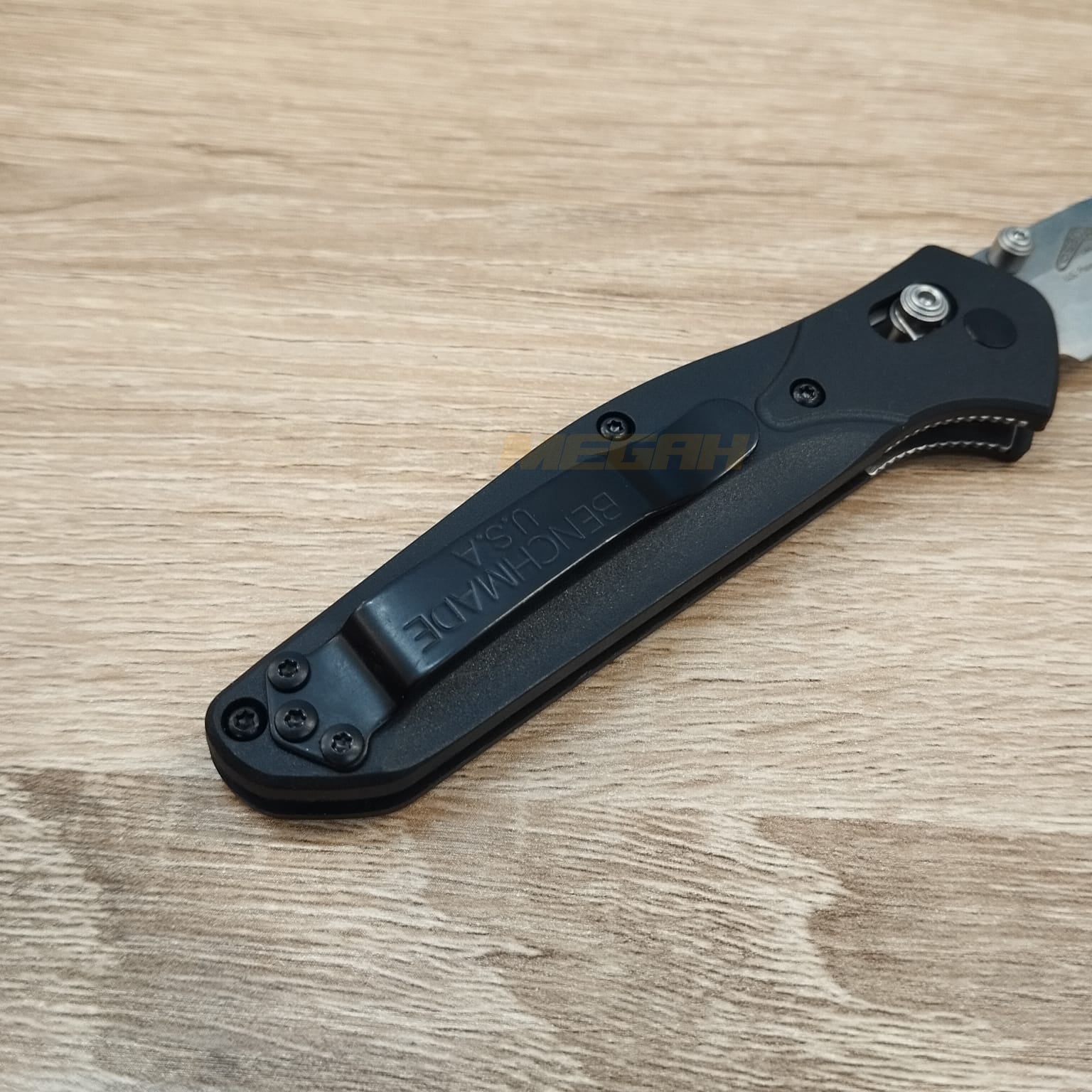 PISAU LIPAT BENCHMADE OSBORNE BLACK STANDARD