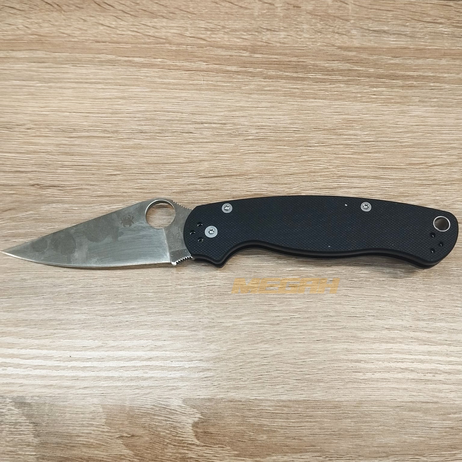 PISAU LIPAT SPYDERCO / PISAU OUTDOOR / PISAU SURVIVAL BLACK