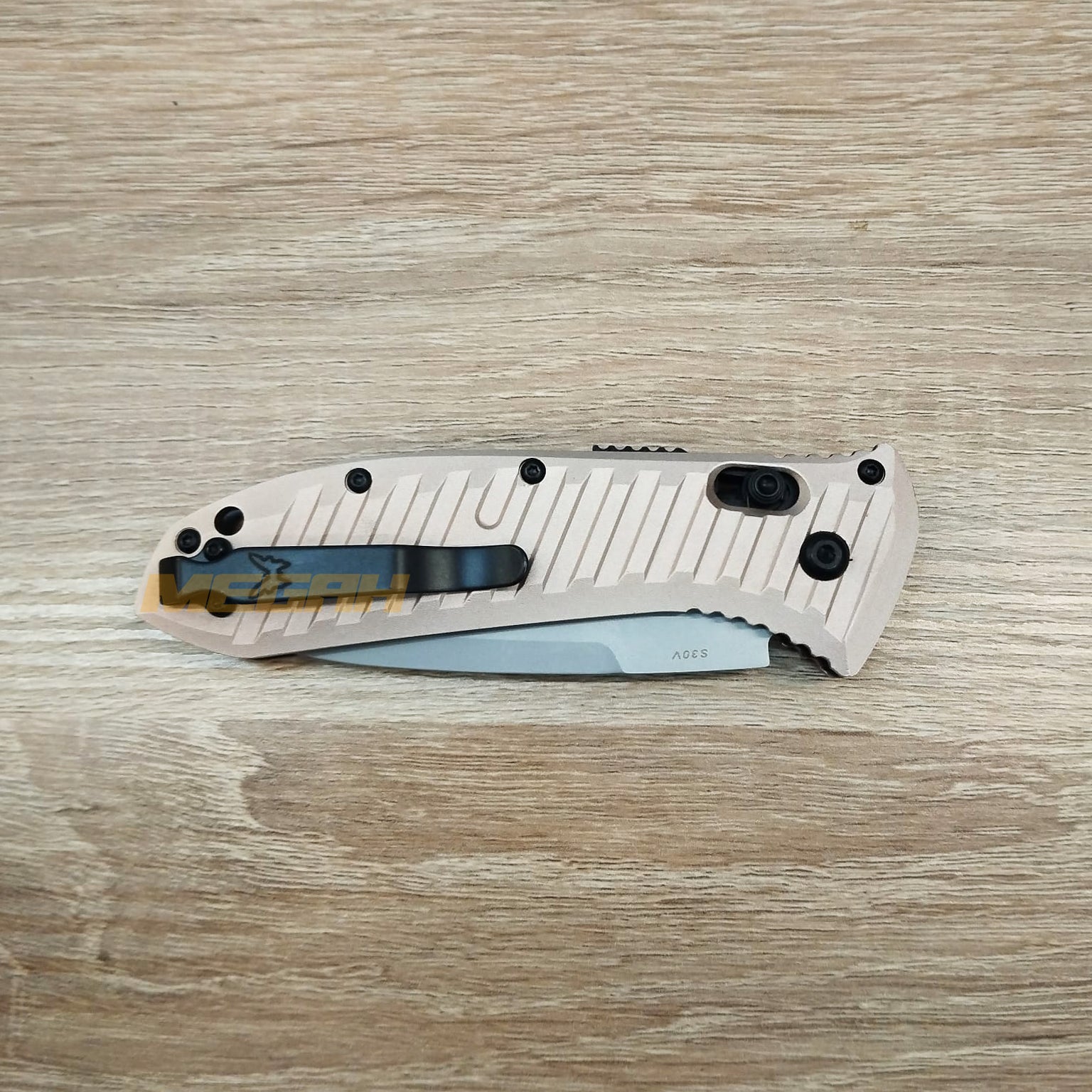 PISAU LIPAT BENCHMADE AUTOMATIC PRESIDIO PINK