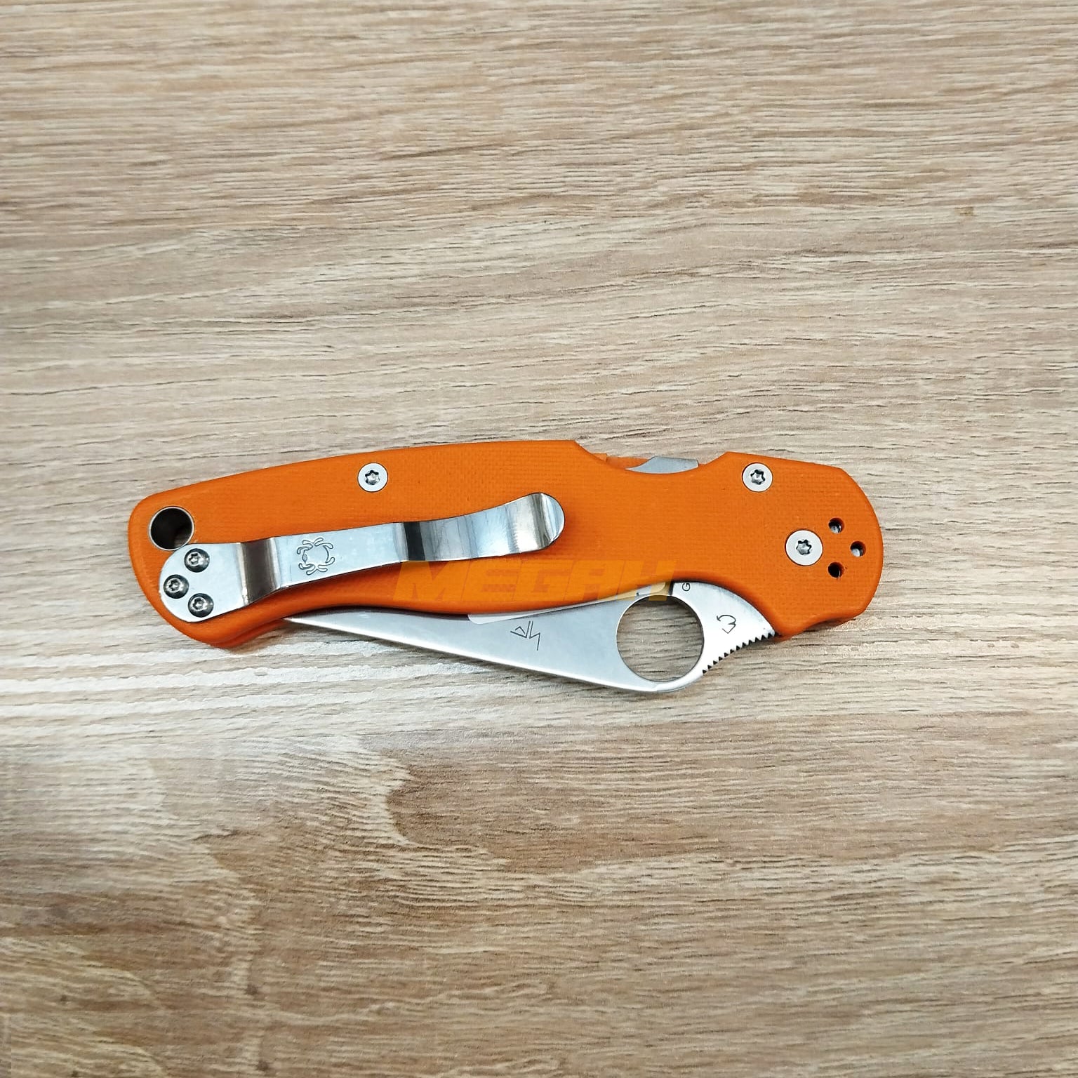 PISAU LIPAT SPYDERCO / PISAU OUTDOOR / PISAU SURVIVAL ORANGE
