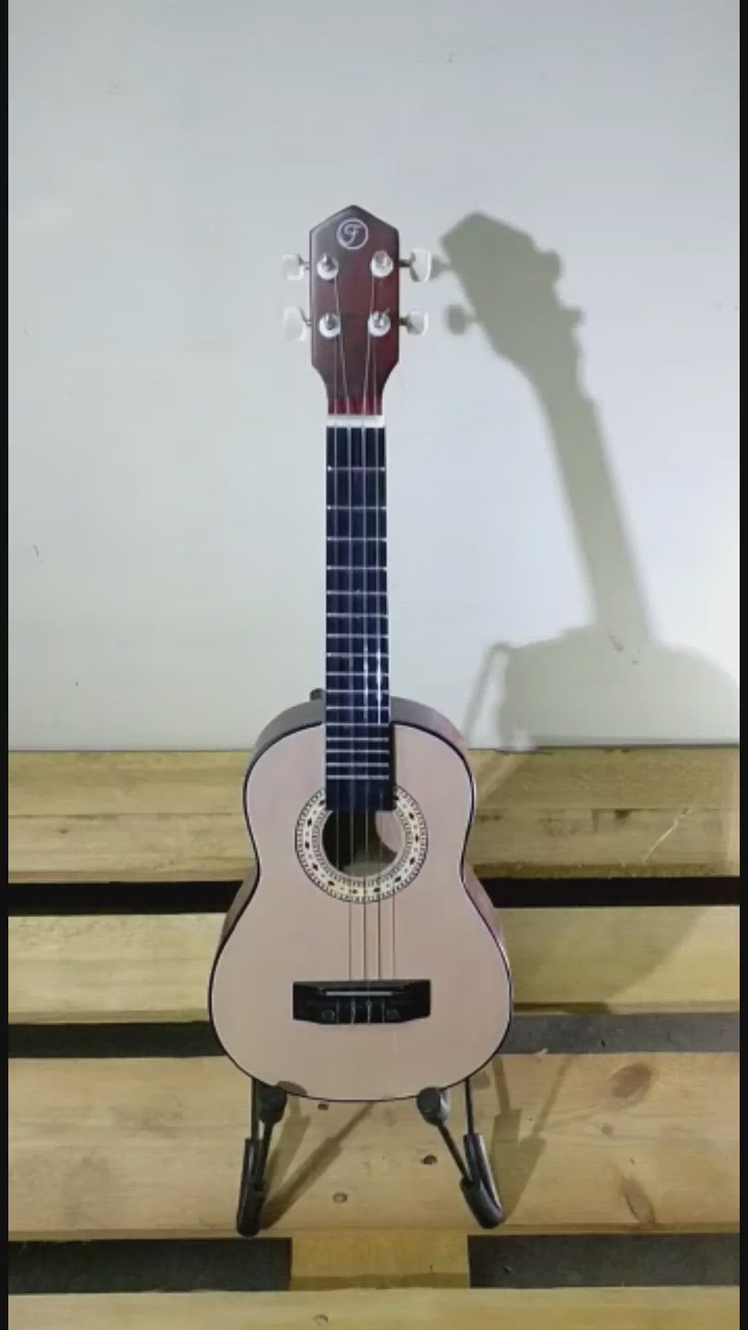 UKULELE ADELAINE IMPORT